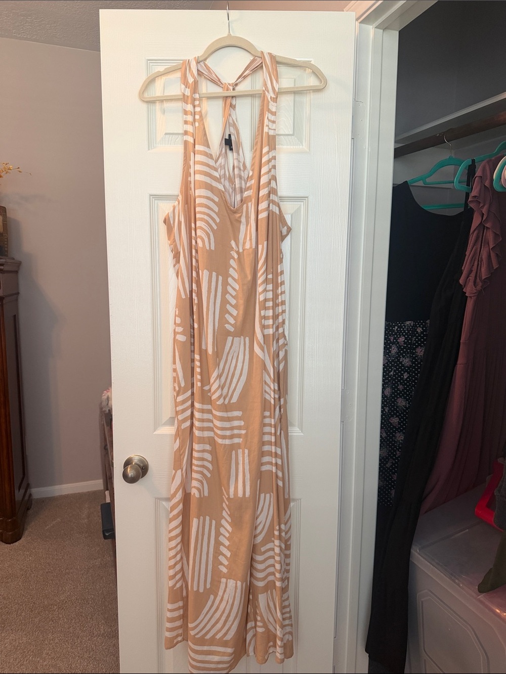 Torrid size 2 Sleeveless Halter Maxi Dress in Beige and White
